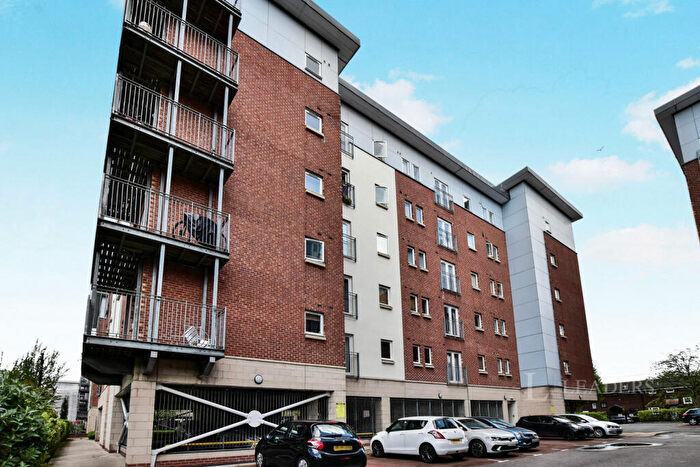 1 Bedroom Flat To Rent In Platt House, Elmira Way, Salford, M5