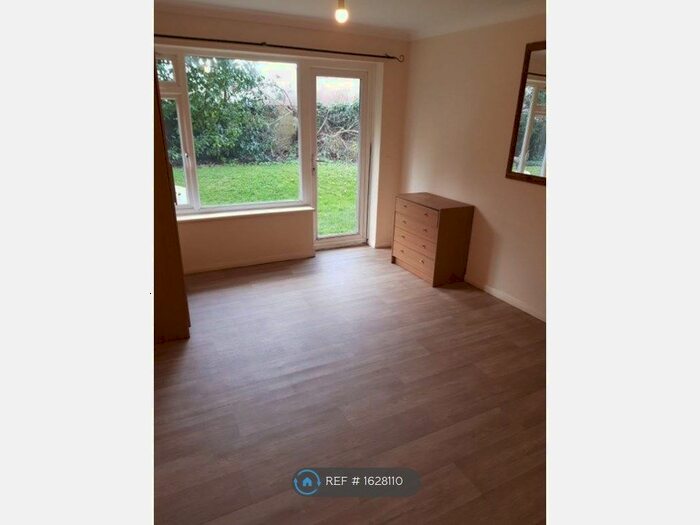 2 Bedroom Flat To Rent In Holmbury Court, London, SW19