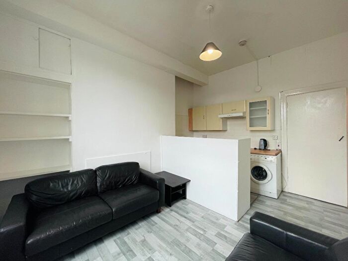 1 Bedroom Flat To Rent In Wellshot Road, Glasgow, G32