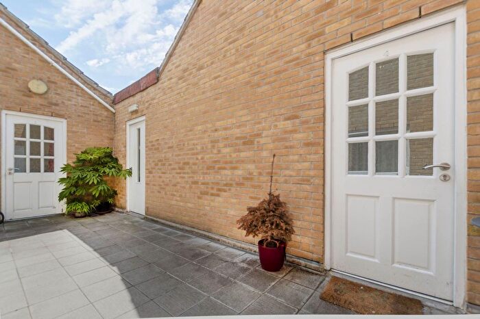2 Bedroom Flat For Sale In Wood Avens Way, Wymondham, NR18