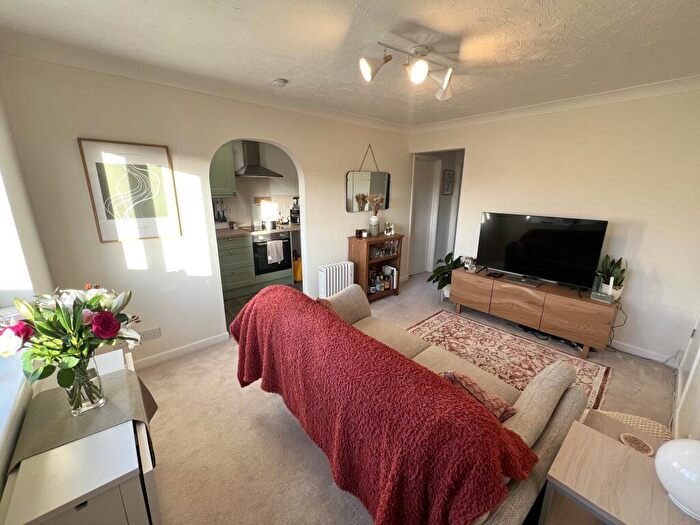 2 Bedroom Flat To Rent In Louviers Road, Littlemoor, Weymouth, DT3