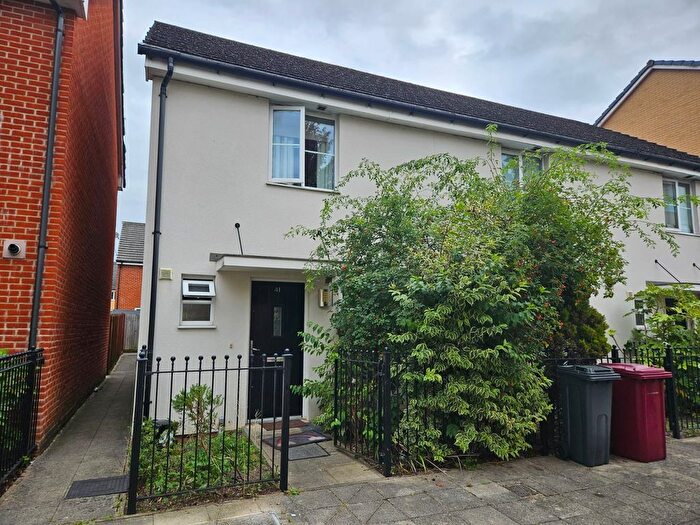 2 Bedroom End Of Terrace House To Rent In Havergate Way, Reading, RG2