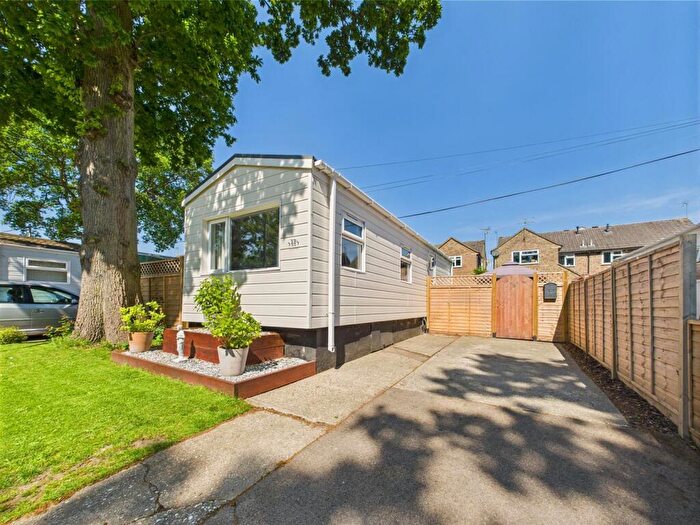 1 Bedroom Park Home For Sale In Garston Park, Tilehurst, Reading, RG31