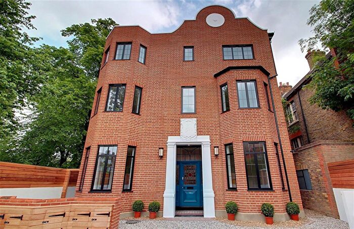 2 Bedroom Flat To Rent In Elers Road, Ealing, London, W13