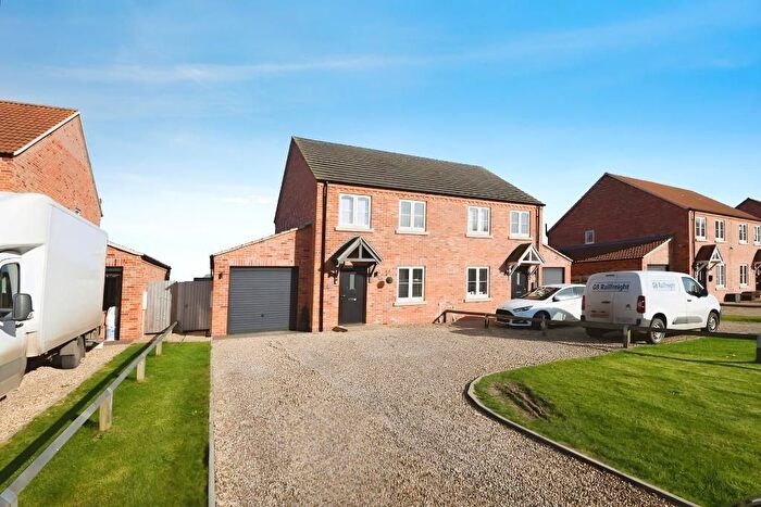 3 Bedroom Semi-Detached House For Sale In Broadgate, Sutton St Edmund, Spalding, Lincolnshire, PE12