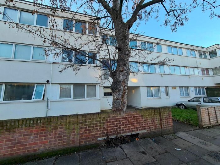 2 Bedroom Flat To Rent In Avenue Road, London, N15