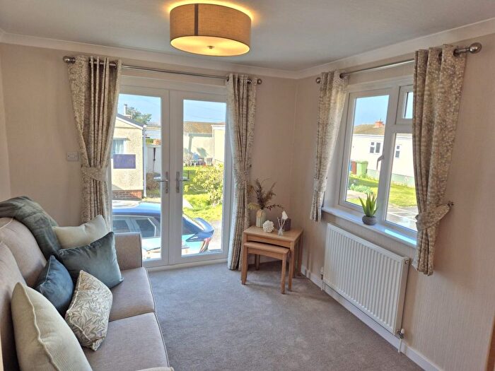 1 Bedroom Park Home For Sale In Beckenham Park, Otterham Quay Lane, Rainham, Gillingham, ME8