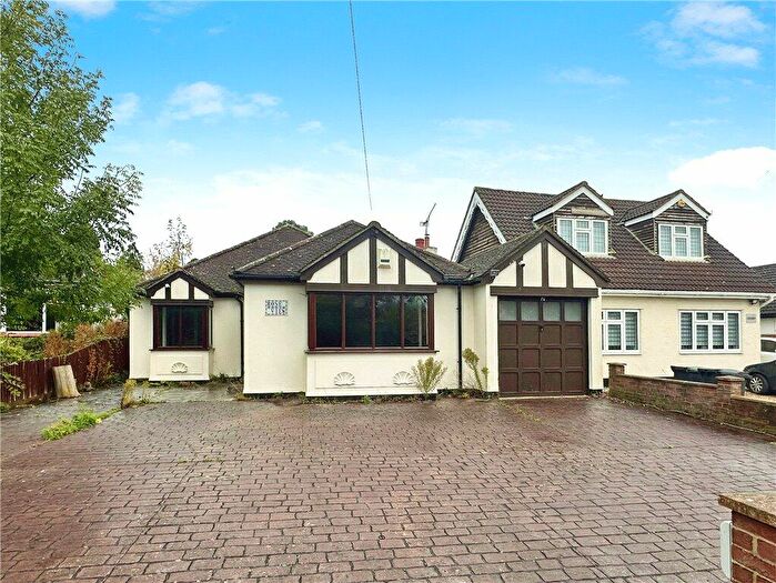 4 Bedroom Bungalow For Sale In Hamlet Hill, Roydon, Harlow, CM19