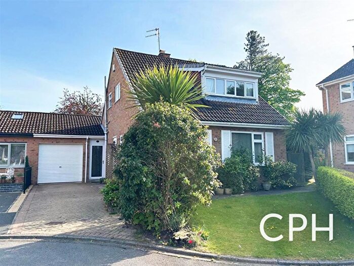 3 Bedroom Property For Sale In Glen Close, Scalby, YO13
