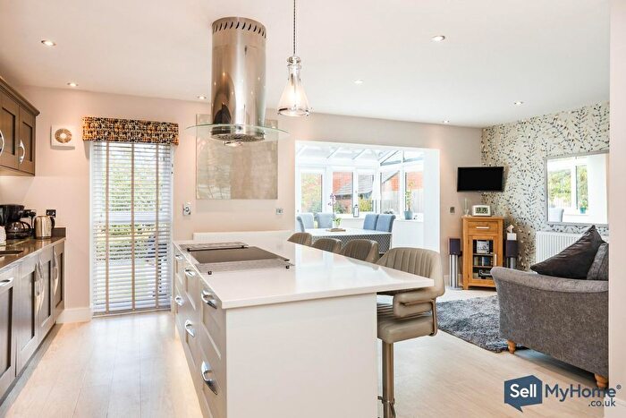 5 Bedroom Detached House For Sale In Rectory Close, Maisemore, Gloucester, GL2