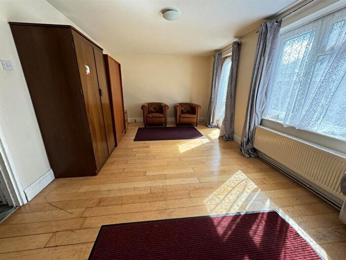 3 Bedroom Semi-Detached House For Sale In Warrens Shawe Lane, Edgware, HA8