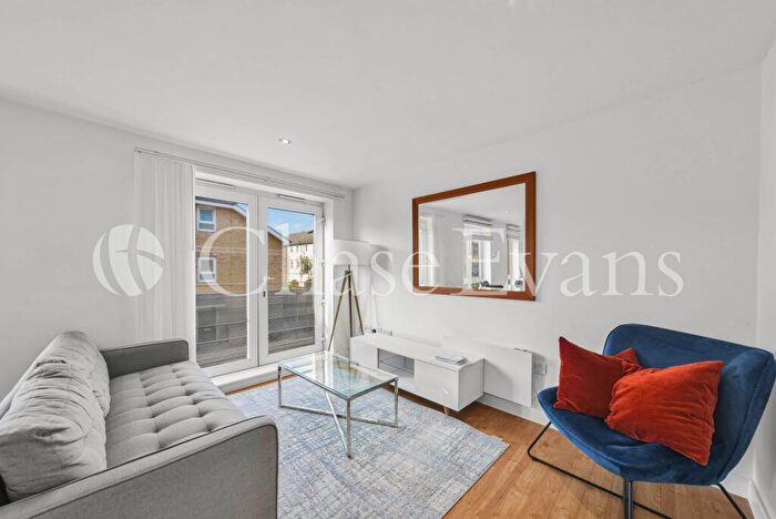 1 Bedroom Flat To Rent In Hereford Road, Bow, London, E3