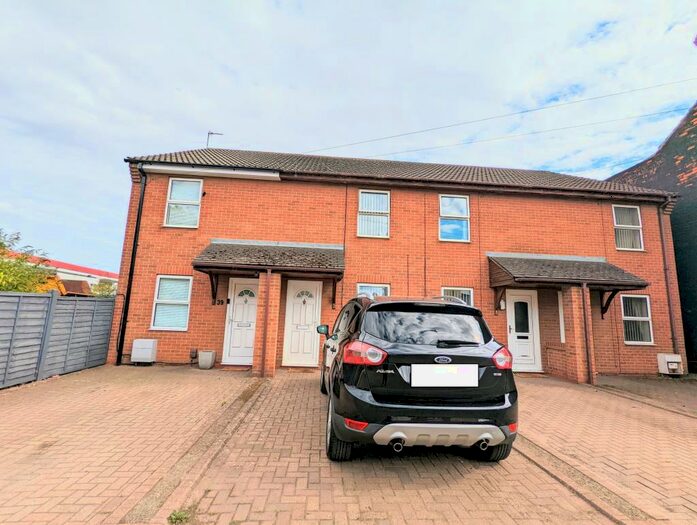 2 Bedroom Terraced House To Rent In Alexandra Road, Grantham, NG31