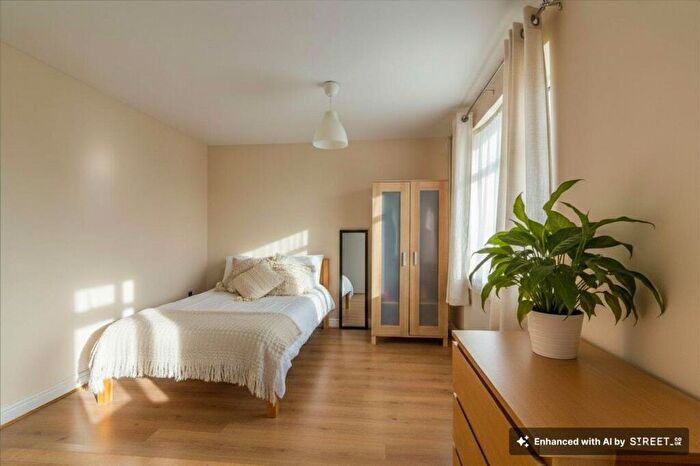 6 Bedroom Semi Detached House To Rent In Princess Avenue, Beeston, NG9