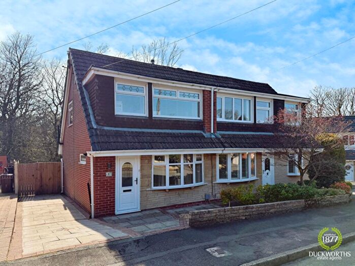 3 Bedroom Semi-Detached House For Sale In Tewkesbury Close, Accrington, BB5