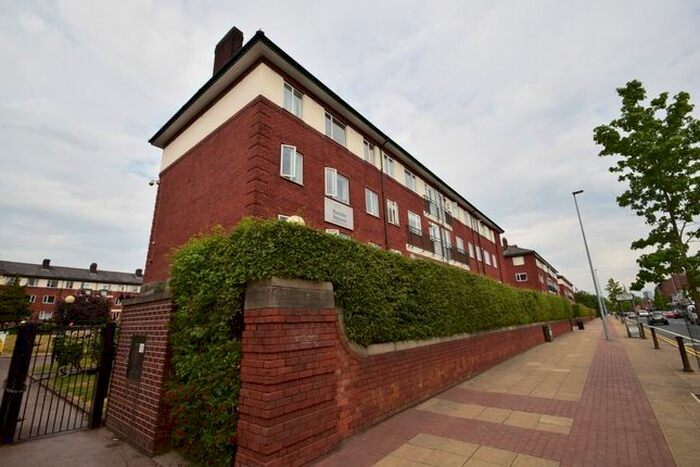 2 Bedroom Flat To Rent In Kielder Square, Eccles New Road, Salford, M5