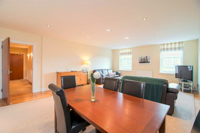 2 Bedroom Flat To Rent In Brunswick Street, City Centre, Edinburgh, EH7