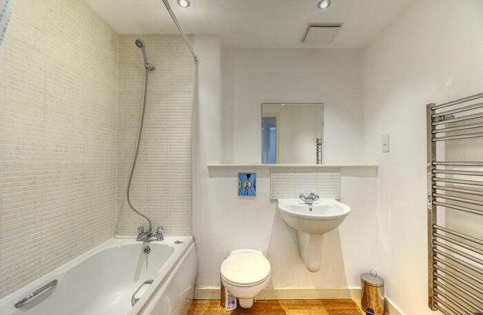 2 Bedroom Apartment To Rent In Bouverie Court, Leeds, West Yorkshire, LS9