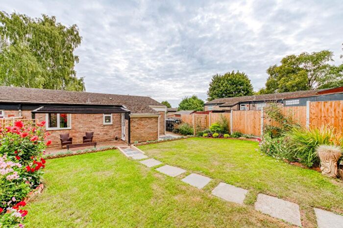 2 Bedroom Semi-Detached Bungalow For Sale In School Close, Kenninghall, NR16