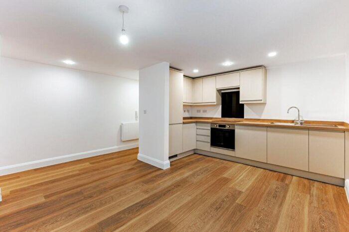 2 Bedroom Flat To Rent In West Way, Oxford, Oxfordshire, OX2