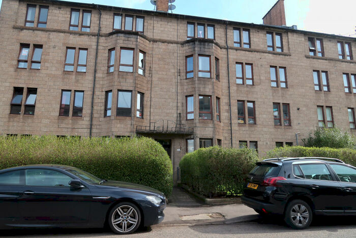3 Bedroom Flat To Rent In Deanston Drive, Shawlands, G41