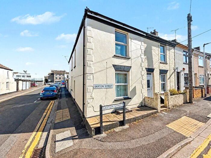 3 Bedroom End Of Terrace House For Sale In Saxton Street, Gillingham, Kent, ME7