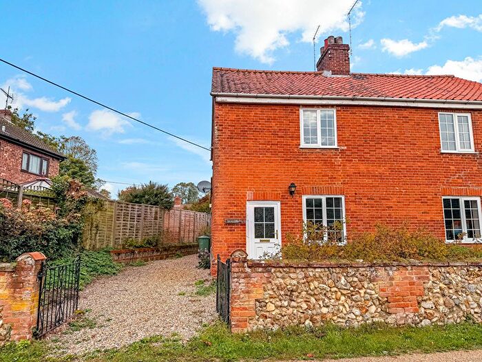 2 Bedroom Cottage For Sale In The Green, Gressenhall, NR20