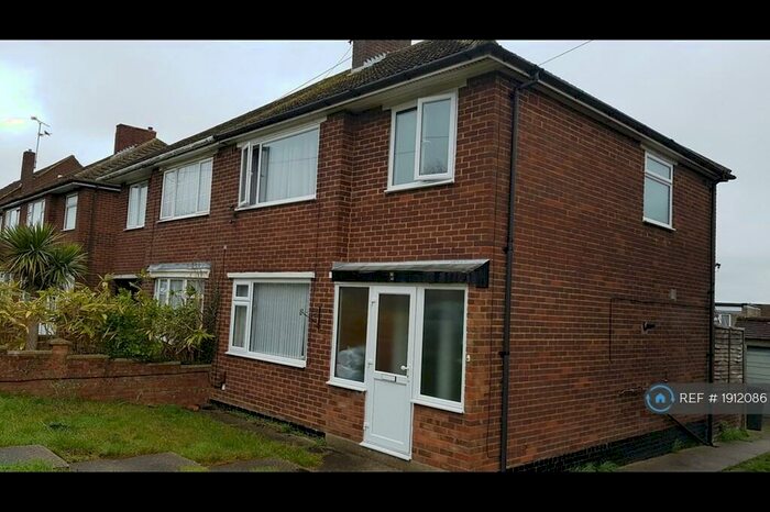 3 Bedroom Semi-Detached House To Rent In Rossfold Road, Luton, LU3