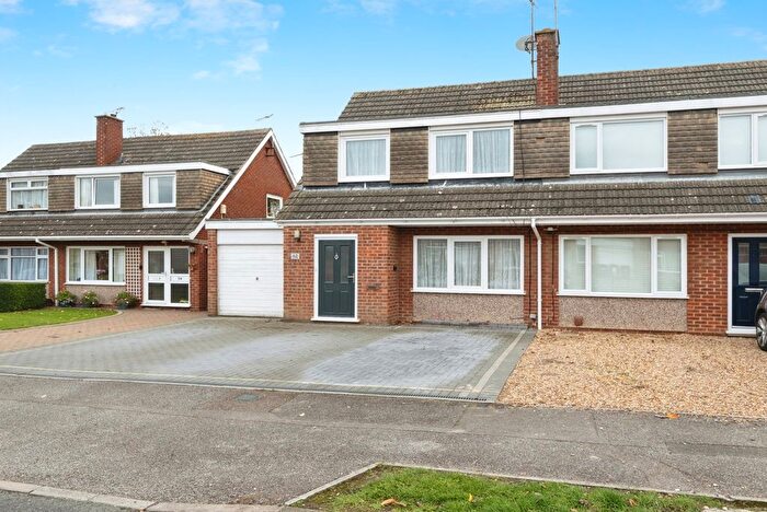3 Bedroom Semi-Detached House For Sale In Severn Way, Bletchley, Milton Keynes, Buckinghamshire, MK3