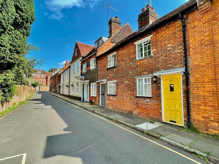 Houses to rent in Farnham, Surrey