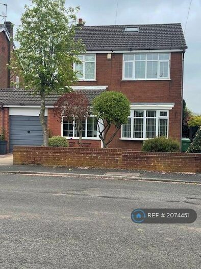 4 Bedroom Semi-Detached House To Rent In Hartshead Crescent, Manchester, M35