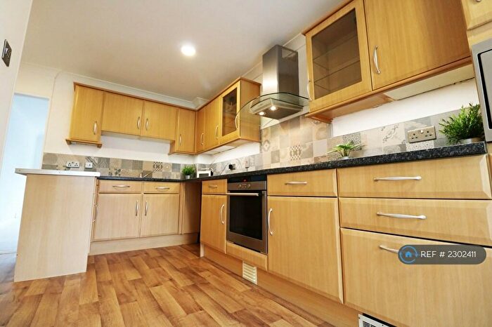 2 Bedroom Maisonette To Rent In Hawkhurst Close, Southampton, SO19
