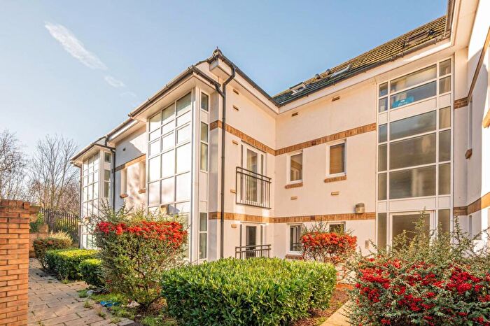 2 Bedroom Flat To Rent In Nettlefold Place, West Norwood, London, SE27