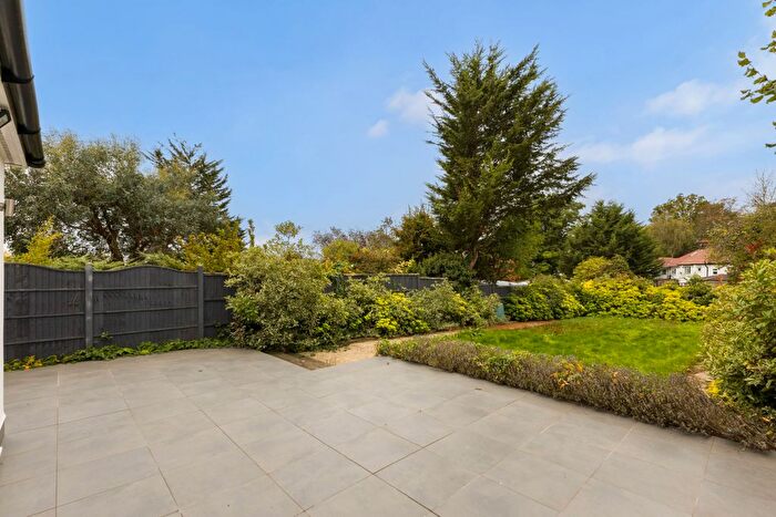 6 Bedroom Detached House For Sale In Kenton Lane, Harrow, HA3