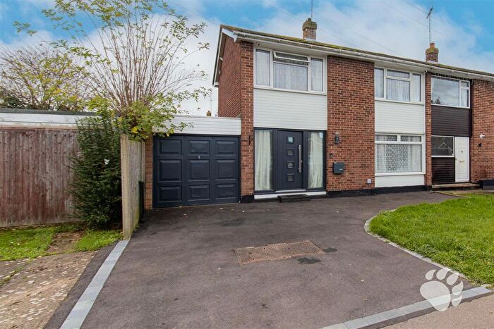3 Bedroom Semi-Detached House For Sale In Whist Avenue, Wickford, SS11