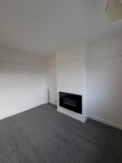 1 Bedroom Flat To Rent In Linden Grove, Newcastle Under Lyme, ST5