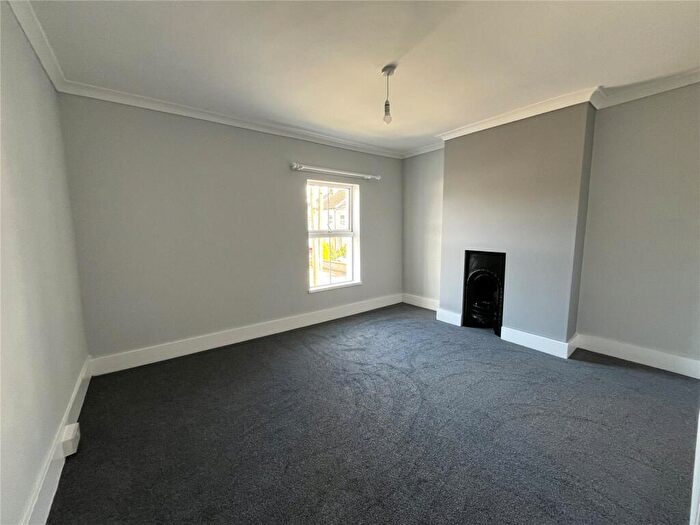 2 Bedroom End Of Terrace House To Rent In Gladstone Terrace, Wick, Littlehampton, West Sussex, BN17