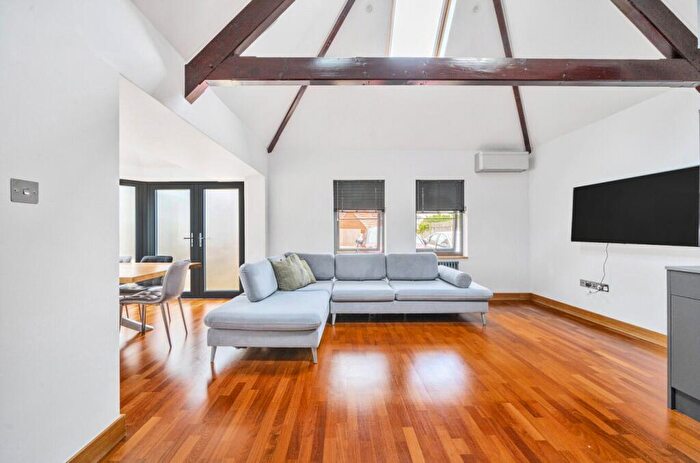 3 Bedroom Apartment To Rent In Bursill Close, Headington, OX3