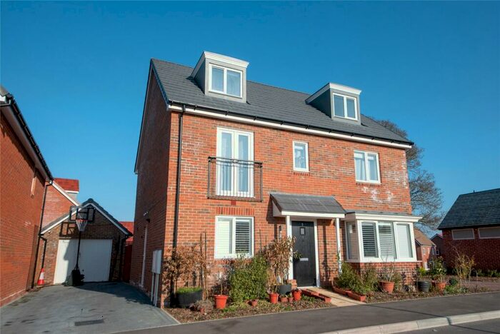 5 Bedroom Detached House To Rent In Donnington Grove, Binfield, Bracknell, Berkshire, RG42