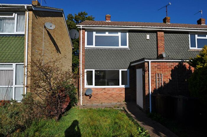 2 Bedroom House To Rent In Harmers Hay Road, Hailsham, BN27