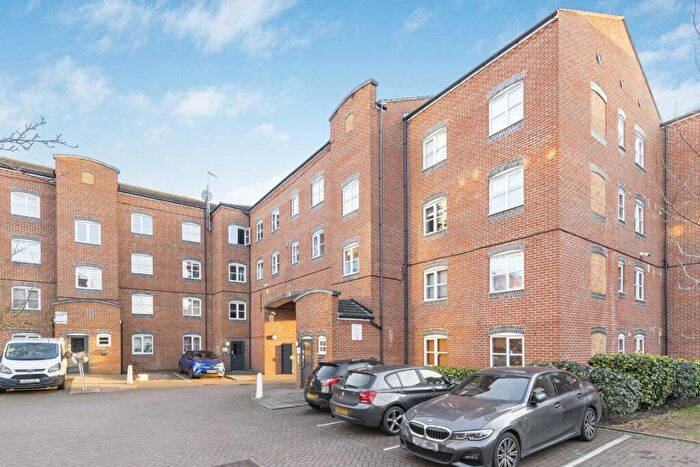 2 Bedroom Flat To Rent In Otter Close, Stratford, E15