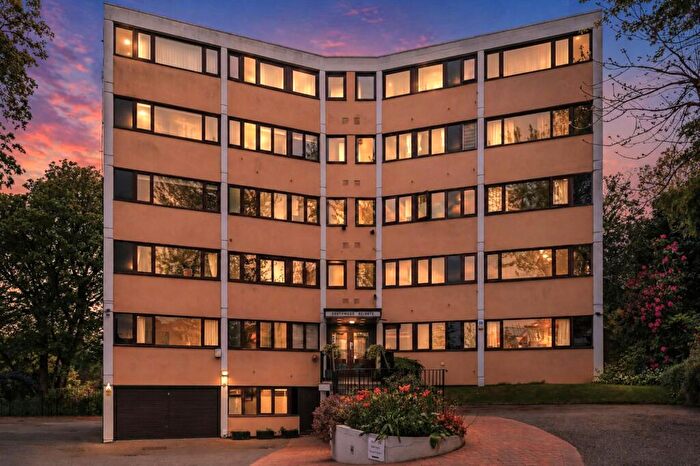 2 Bedroom Apartment To Rent In Southwood Heights, Southwood Lawn Road, Highgate, N6