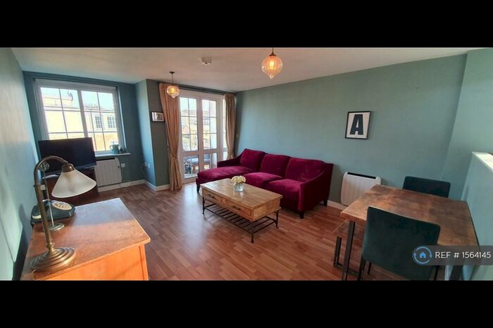 2 Bedroom Flat To Rent In Cherrywood Close, London, E3