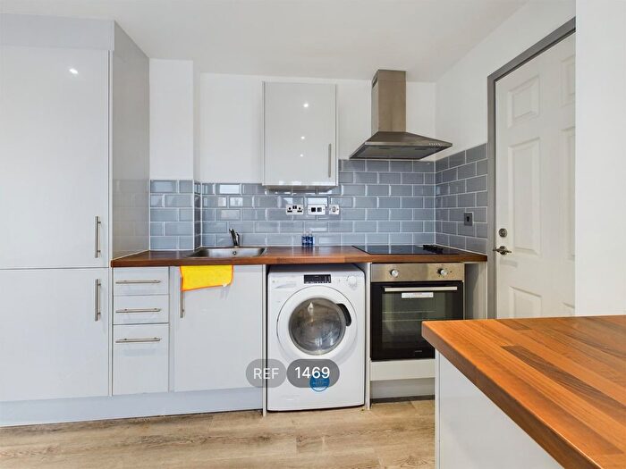 1 Bedroom Flat To Rent In Tivoli House, South Street, HU1