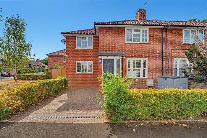 3 Bedroom End Of Terrace House For Sale In Westcott Crescent, Hanwell, W7