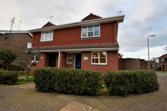 3 Bedroom Semi-Detached House To Rent In Glovers Lane, Bexhill-On-Sea, TN39