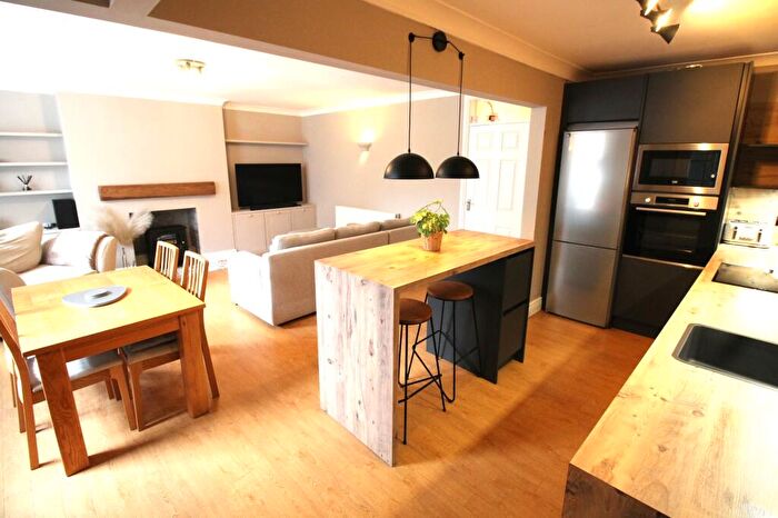 1 Bedroom Flat For Sale In Evesham Road, Cheltenham, GL52