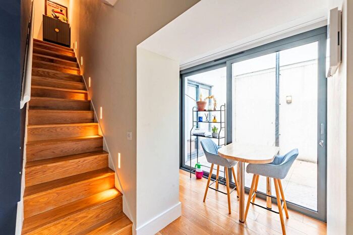 3 Bedroom Flat For Sale In Elgin Avenue, Maida Vale, London, W9
