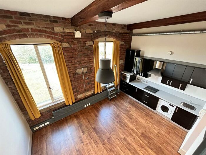1 Bedroom Flat For Sale In Ledgard Wharf, Mirfield, WF14