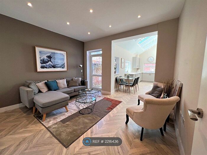 4 Bedroom Terraced House To Rent In Basingstoke Road, Reading, RG2